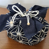 お弁当袋になっちゃう!!ランチクロス☆ 麻の葉紺 Japanese bento place mat and bento bag asanoha kon bento bag front fabric