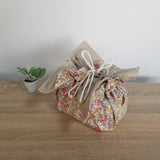 【リネン混】麻と赤い小花 お弁当袋になっちゃう!!ランチクロス【四角形】