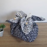 【紺地小花柄】お弁当袋になっちゃう!!ランチクロス【四角形】