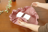 お弁当袋になっちゃう!!ランチクロス☆ シャンブレイ レッド 【丸形】chambrey red  Japanese bento place mat and bento bag  pull the strings